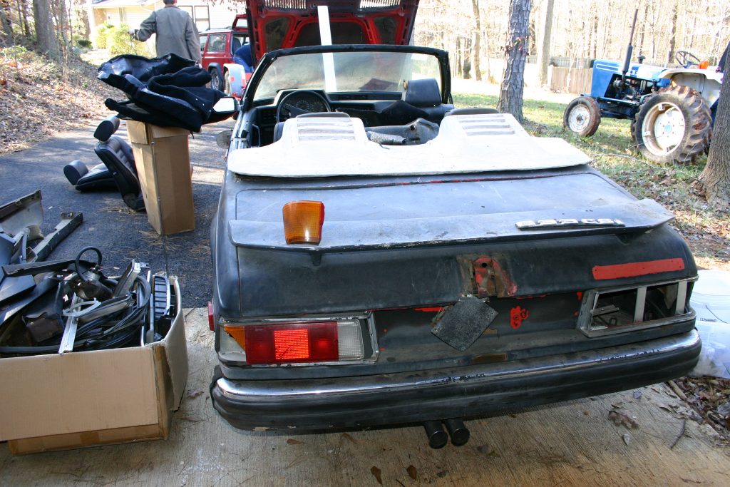 Image of broken taillight lense